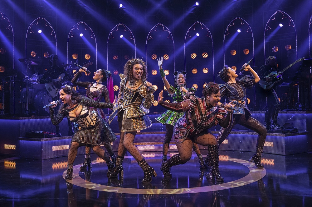 The North American Tour Aragon Company of SIX musical
